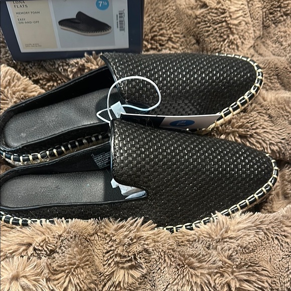 Universal Thread-Black Woven Slip-On Shoes size 7.5 - Picture 3 of 7